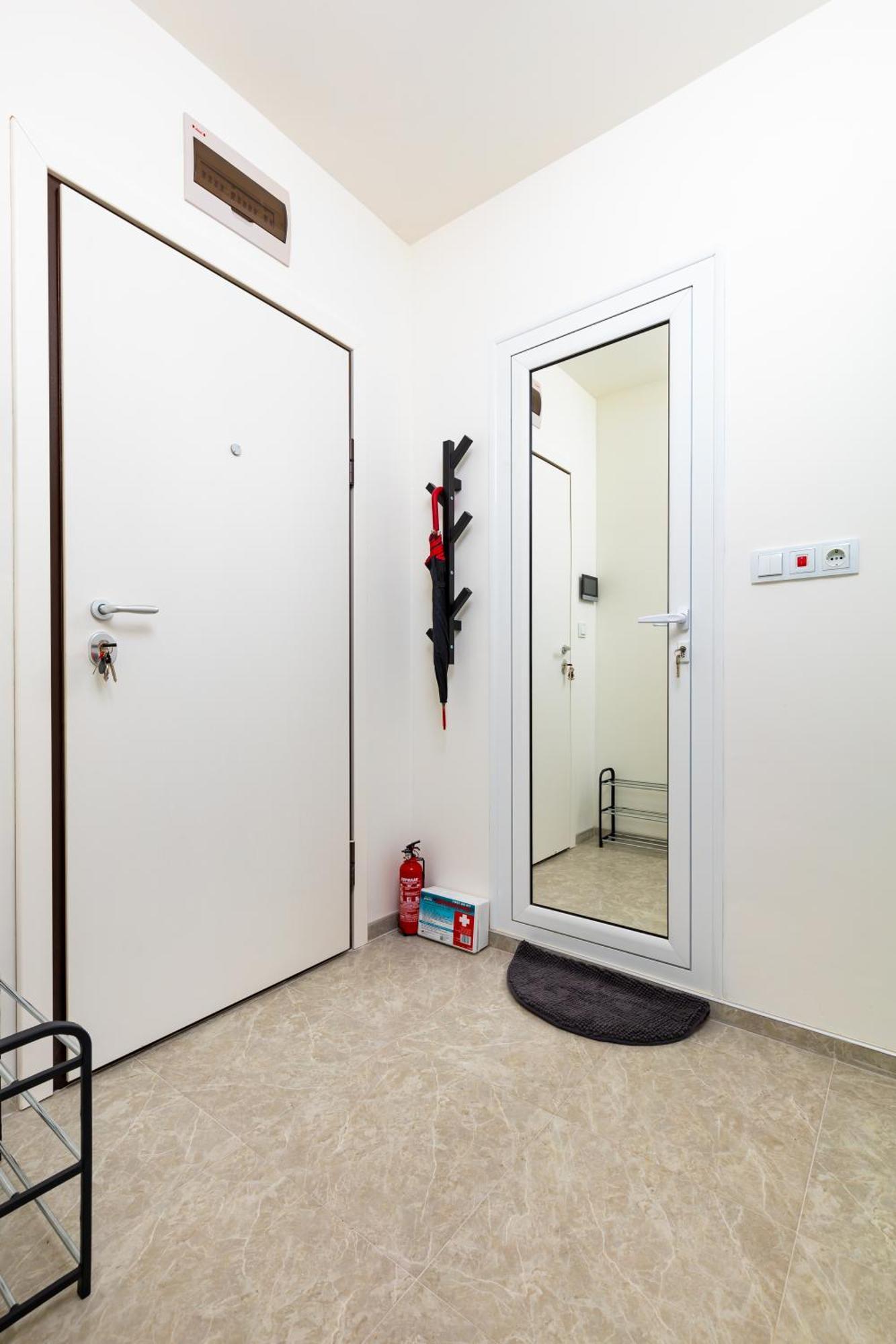 Radiant Retreat - Bright 1bd Haven In By Flat Mаnager Апартамент *