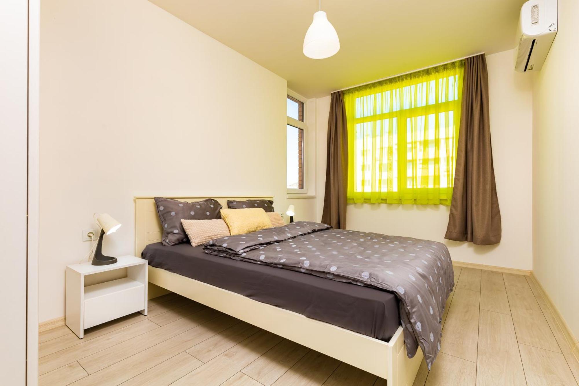 Radiant Retreat - Bright 1bd Haven In By Flat Mаnager