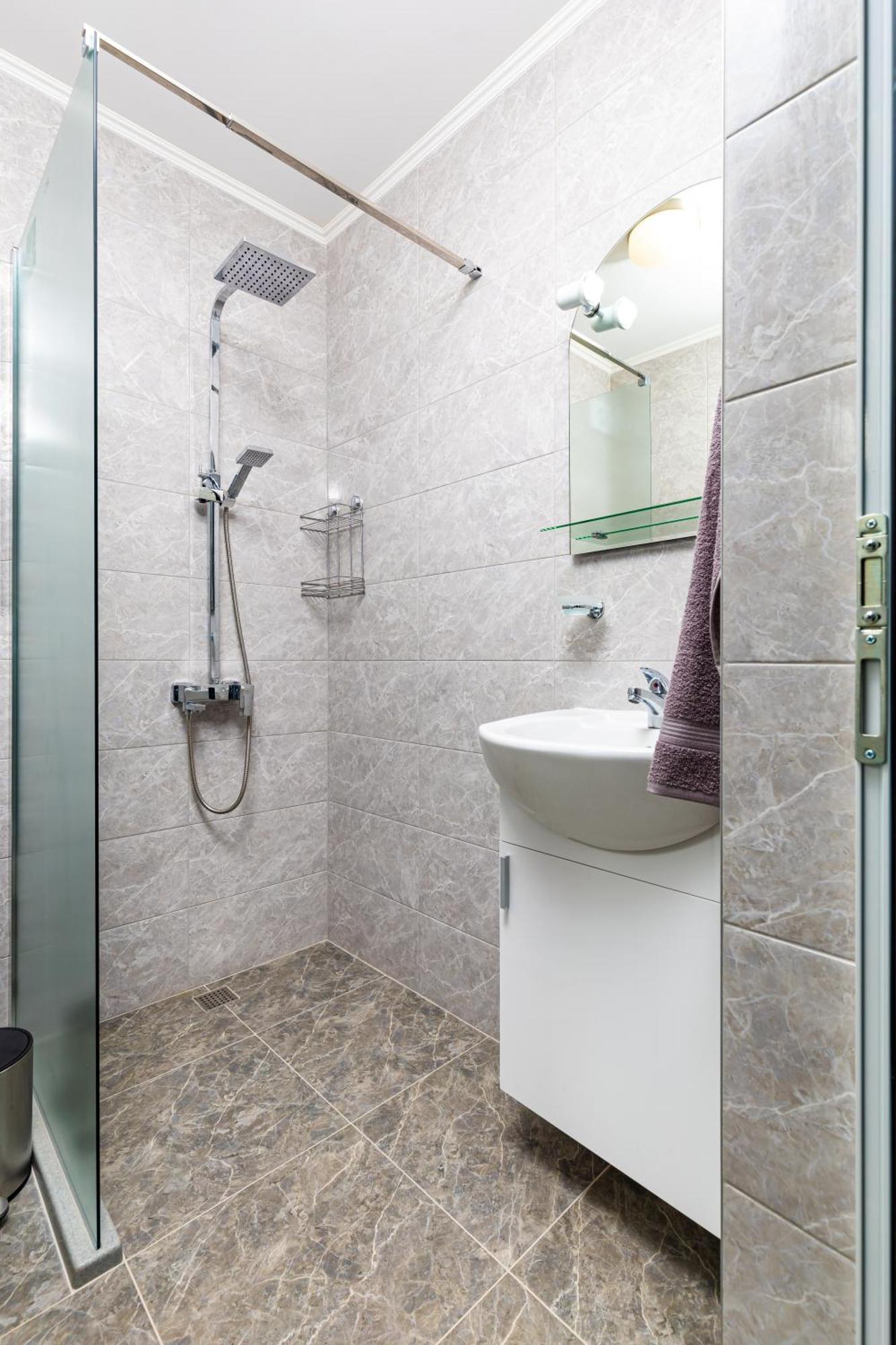 Апартамент Radiant Retreat - Bright 1bd Haven In By Flat Mаnager